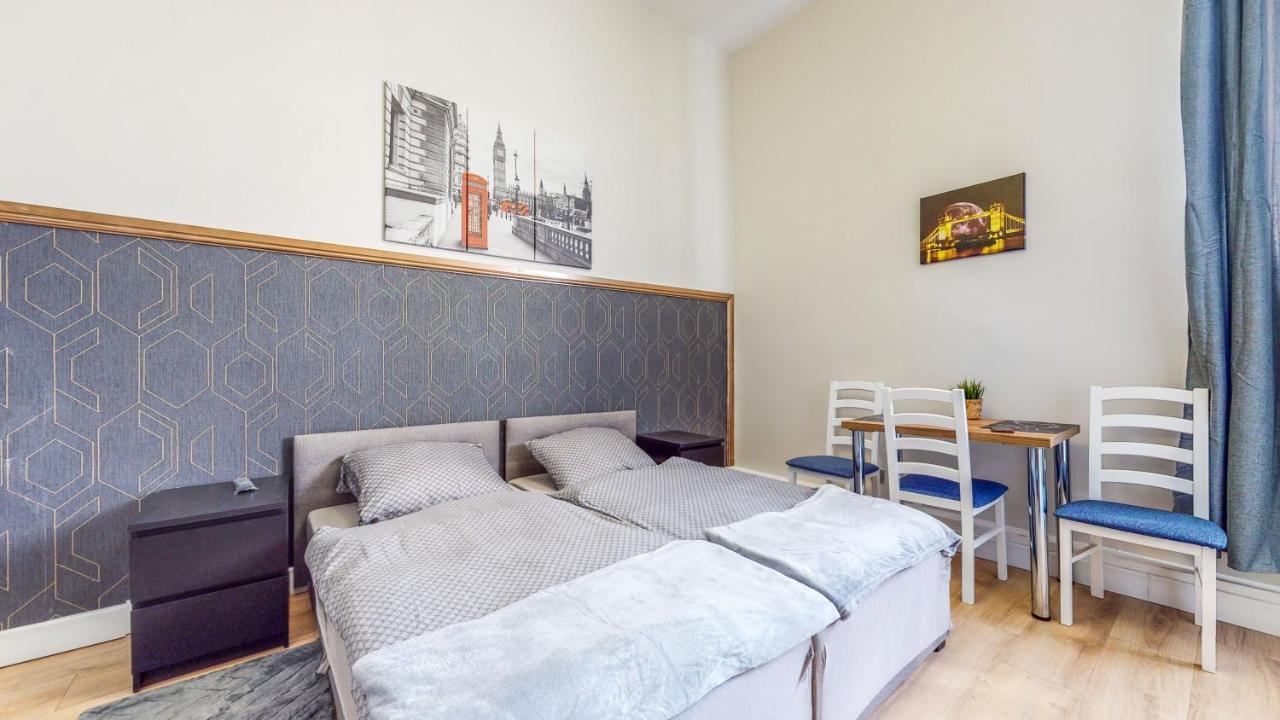 Place Aparthotel