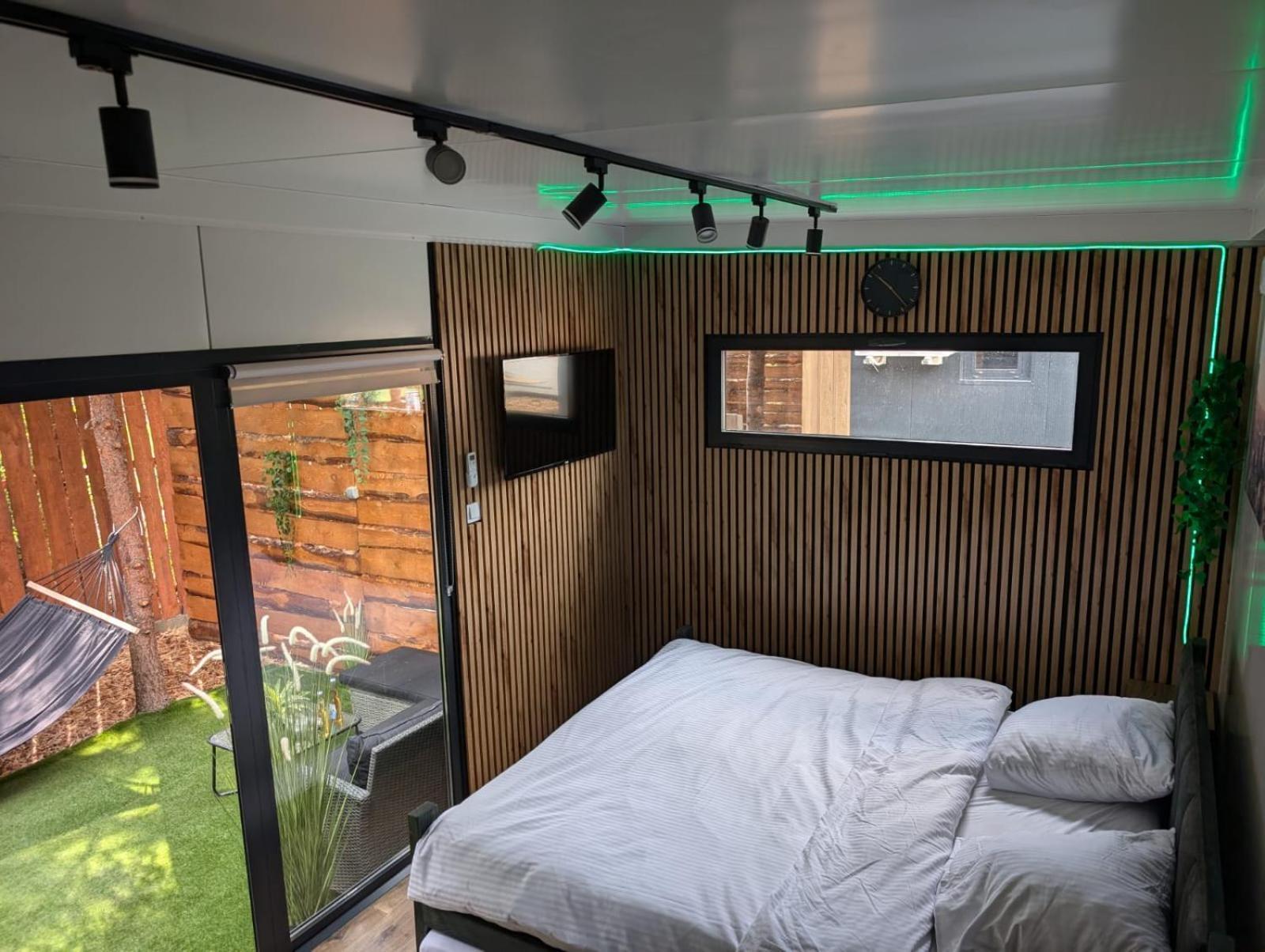 Place Aparthotel