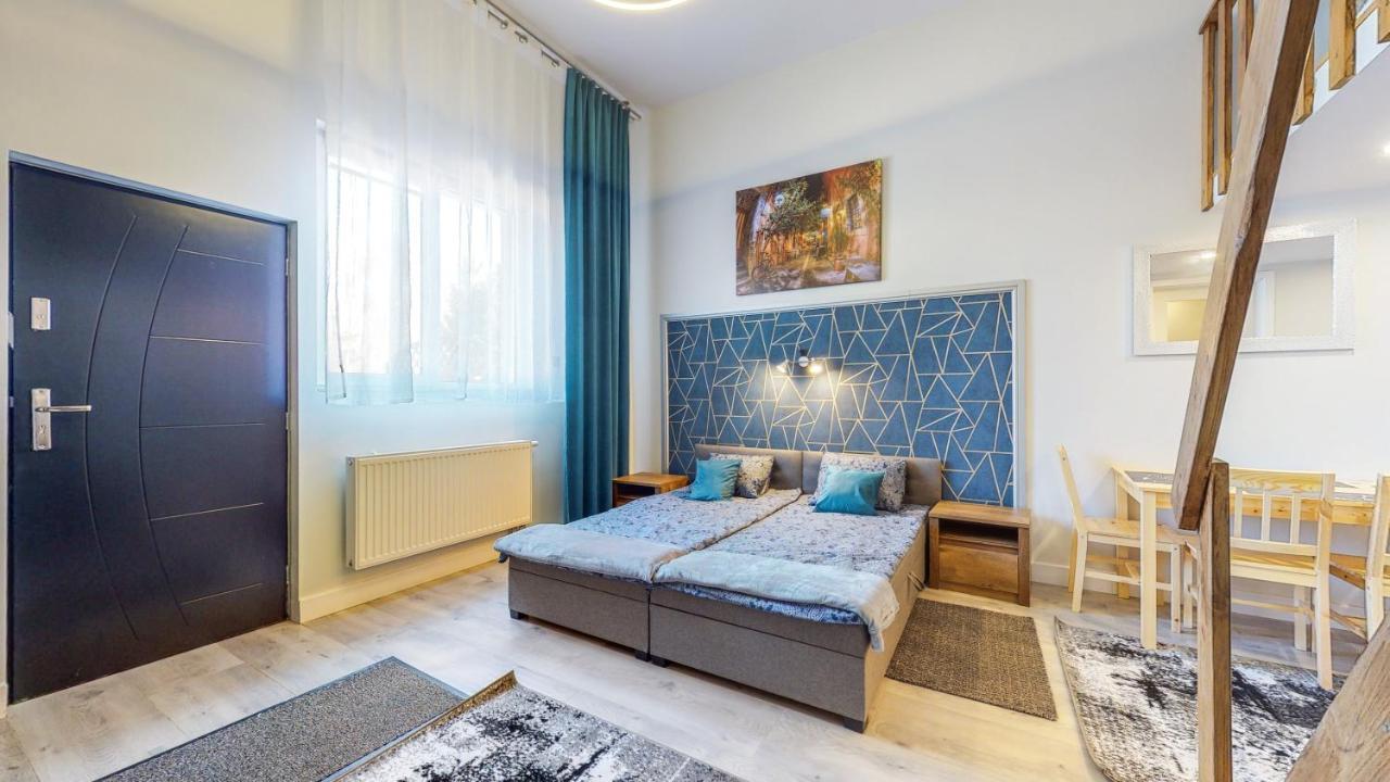 Hotel apartamentowy Place *